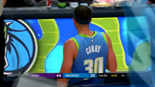 【NBA集錦】庫(kù)里被打的攤手表無(wú)奈 博格達(dá)諾維奇轉(zhuǎn)身上籃2+1防不住