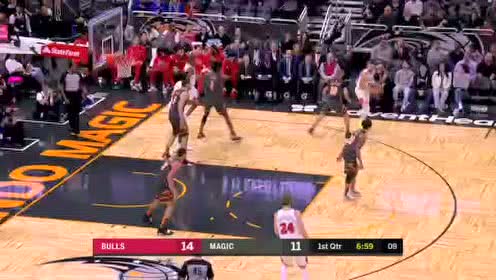 【NBA集锦】一往无前虎山行 拉文冲杀禁区上篮命中