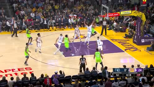 【NBA集锦】一顿操作猛如虎 内皮尔蝴蝶穿花连过三人拉杆上篮打进