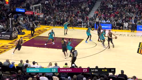 【NBA集錦】猝不及防！樂福擊地妙傳奧斯曼空切上籃美如畫
