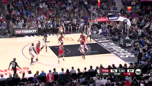 【NBA集錦】在內(nèi)線予取予求 哈雷爾連續(xù)籃下得分展現(xiàn)統(tǒng)治力