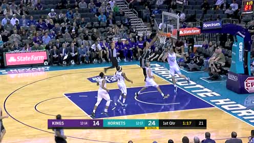 【NBA集錦】不氣盛叫年輕人嗎 巴格利反擊暴起雙臂戰(zhàn)斧鯊式重扣引驚呼