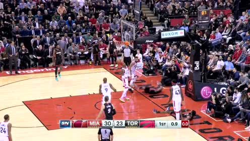 【NBA集錦】溫斯洛上籃不中 巴特勒起飛壓哨補籃