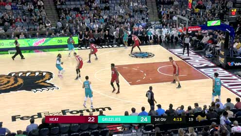 【NBA集锦】巴特勒密不透风上演死亡缠绕 妙传琼斯轻松暴扣
