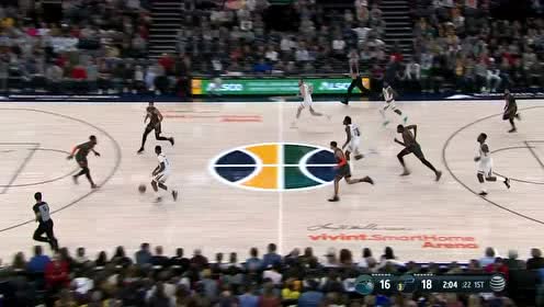 【NBA集锦】板凳席模仿秀 米切尔搞笑模仿英格尔斯上篮