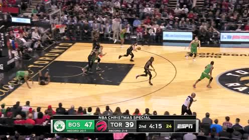 【NBA集锦】洛瑞奋勇抢断倒地被迫离场 检查后坚持回归比赛