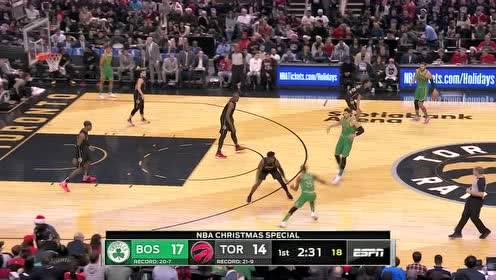 【NBA集锦】小个后卫的生存方式 沃克挡拆夺命三分扩大领先优势