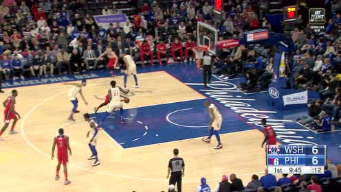 【NBA集锦】去你的篮球梦!小托马斯单挑双帝 惨遭恩比德背后大帽