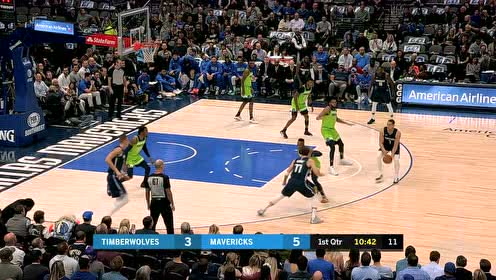 【NBA集锦】引领全队得分 东契奇掩护后助攻鲍威尔完成空接