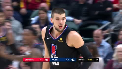 【NBA集錦】喬治開啟導(dǎo)航直傳制導(dǎo) 祖巴茨心領(lǐng)神會斜殺暴扣