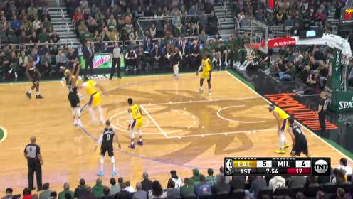 【NBA集錦】終于來了！字母哥單挑濃眉直接干拔射入三分