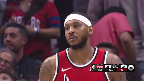 【NBA集錦】安東尼遭哈雷爾兇殘犯規(guī) 空中摔落頭部拍地發(fā)出悶響
