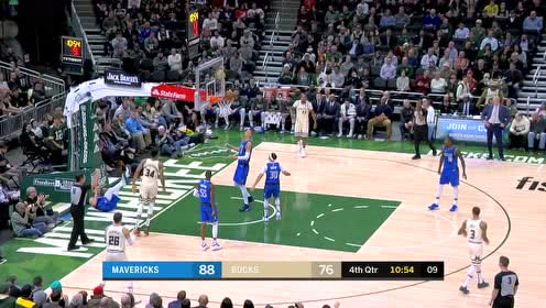 【NBA集锦】顶飞防守碾压上篮 字母哥猛虎下山反手上篮2+1
