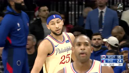 【NBA集锦】互飚演技 比尔强行扣篮不中难敌西蒙斯无干扰传球出底线