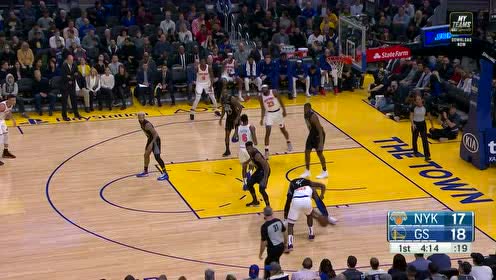 【NBA集锦】暴扣盛宴拉开帷幕 巴雷特跟进拽筐罗宾逊空接砸扣