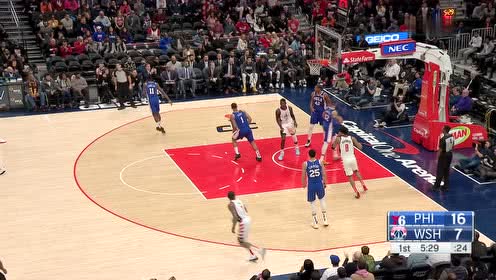 【NBA集锦】加速一步甩开霍福德 八村塁绕到反向轻松上篮得分