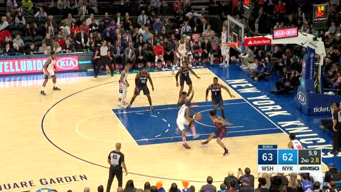【NBA集锦】与时间赛跑 特里尔中场结束前反击一条龙单臂暴扣