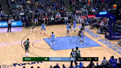【NBA集锦】独斗双雄毫不手软 字母哥点飞两人单臂暴扣
