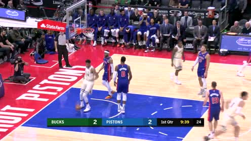 【NBA集錦】論邊線球的正確發(fā)法 米德爾頓高吊妙傳字母哥輕松暴扣