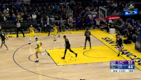 【NBA集錦】考利斯坦搶斷發(fā)動(dòng)反擊 拉塞爾不看人直塞助攻羅賓遜