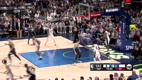 【NBA集錦】迅速進(jìn)入比賽節(jié)奏 東契奇籃下命中復(fù)出后首球