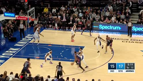 【NBA集錦】巴雷特突破把球送到空中 羅賓遜起飛完美演繹空接暴扣