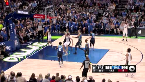 【NBA集錦】追上車尾算我輸 米爾斯一條龍快下兩擊命中