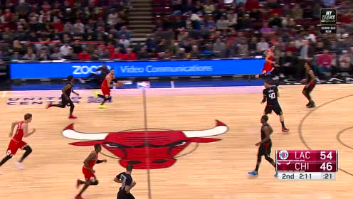【NBA集锦】拉文起速反击引防守 马尔卡宁外线接球飙射洞穿球网
