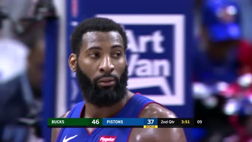 【NBA集錦】像直升機(jī)一樣起飛！德拉蒙德原地起跳大帽扇飛希爾