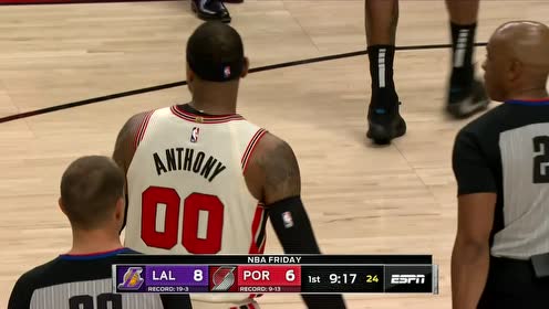 【NBA集錦】安東尼被封蓋尷尬接球失誤 試圖用系鞋帶化解尷尬？