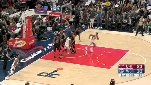 【NBA集锦】两队互送失误 史密斯反击上篮滞空拉杆美轮美奂