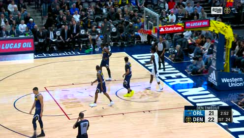 【NBA集锦】富尔茨脑后长眼击地回传 艾萨克一飞冲天双臂炸筐