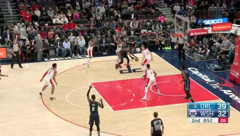 【NBA集锦】布朗炮弹妙传精确制导 八村垒轻松吃饼双手暴扣