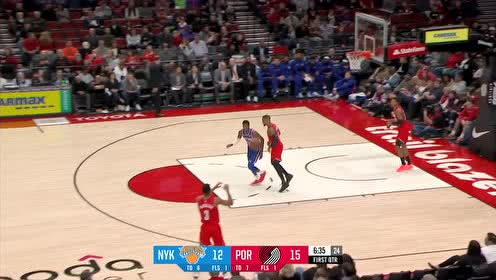 【NBA集锦】篮下遮天蔽日 怀特塞德单臂送钉板血帽