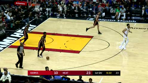 【NBA集錦】就一個字穩(wěn)！ 萊恩點飛防守起身劈扣肆虐籃筐