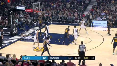 【NBA集錦】分分鐘起勢！湯普森掛筐暴扣+單打上籃連續(xù)取分