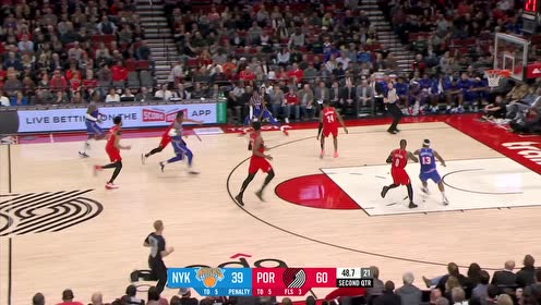 【NBA集锦】这球是犯规吗?拉比西埃封盖被判犯规全场嘘声一片