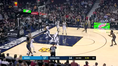 【NBA集錦】搞得人家一愣愣的！克拉克森連線底角波特接球就扔干脆利落