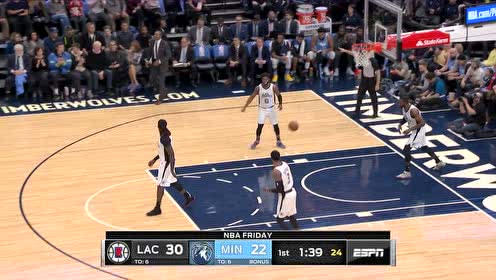 【NBA集錦】能得分才是關(guān)鍵！ 內(nèi)皮爾助攻威金斯籃下輕松吃餅