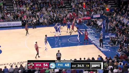 【NBA集锦】自己仇自己报 白伦纳德妄图扣篮惨遭西蒙斯背后封盖
