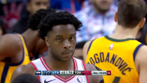 【NBA集锦】成全你的后空翻 阿奴诺比攻防转换灵巧抛投打进