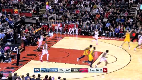 【NBA集锦】再现多点开花典例 格林大步流星单臂战斧劈扣