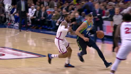 【NBA集錦】攻防全能 恩比德先造進(jìn)攻犯規(guī)反擊三分命中最后一攻