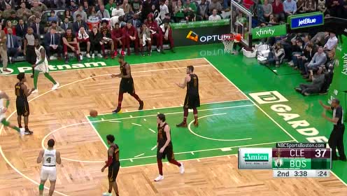 【NBA集锦】尖叫吧臭弟弟们!沃克外线精确瞄准完成超远三分