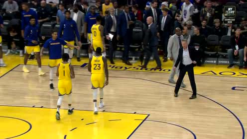【NBA集錦】巴恩斯隔著考利斯坦空切上籃 平地起飛強(qiáng)勢(shì)打進(jìn)