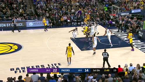【NBA集錦】老漢硬要上你也攔不?。?詹姆斯單人突破扛人上籃打進(jìn)