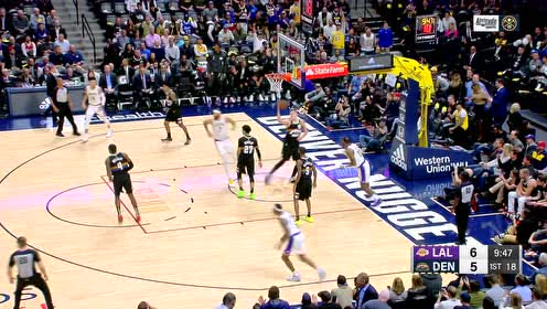 【NBA集錦】誰還沒點絕活？詹姆斯飄逸上籃+雙臂怒扣引爆全場