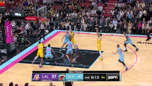 【NBA集錦】詹姆斯超遠長傳 濃眉籃下吃餅打進并造加罰