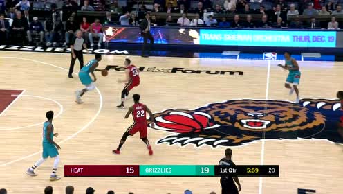 【NBA集锦】虚虚实实 瓦兰丘纳斯虚晃一枪双手暴扣