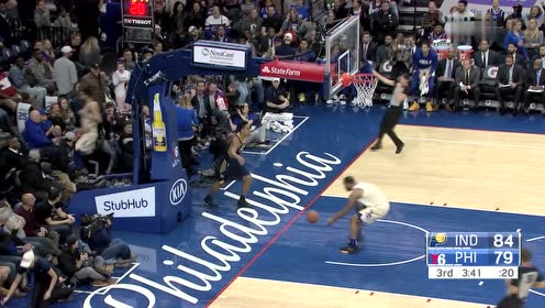【NBA集錦】這防守太積極 隊(duì)友遭搶劫西蒙斯大步流星回追身后大帽破壞